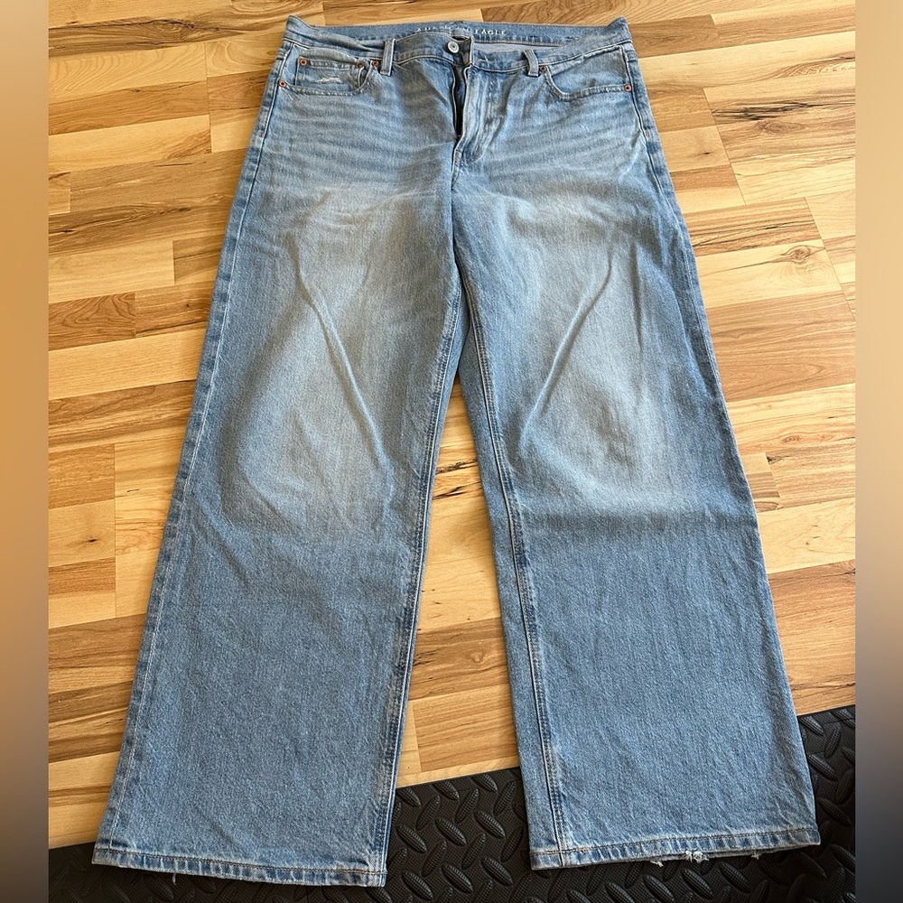 American Eagle Strigid High Waist Jean